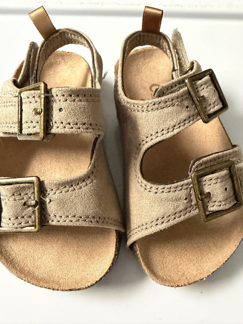 Osh Kosh baby sandals size 6 Beige/Tan Buckle Sandals
